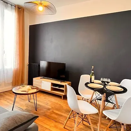 Appartement Cosy Close To Train Station, Paris And Cdg Airport